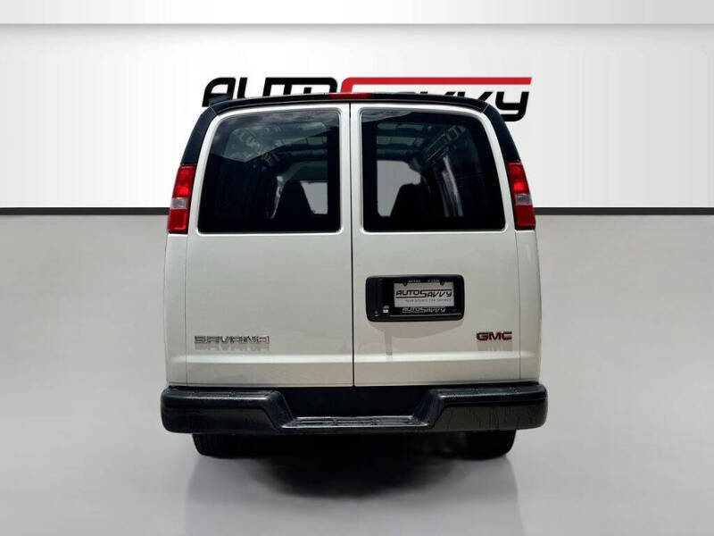2025 GMC Savana 2500