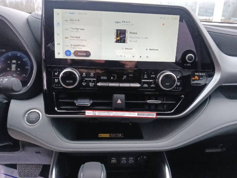 2026 Toyota Highlander Platinum