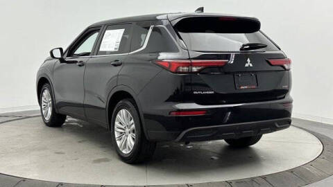 2024 Mitsubishi Outlander ES