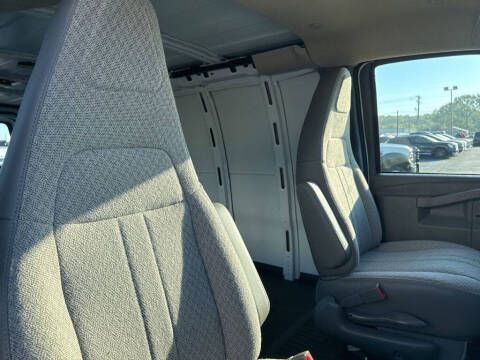 2025 Chevrolet Express 2500