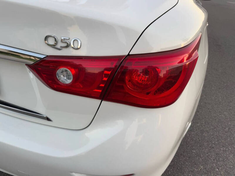 2015 Infiniti Q50 Premium