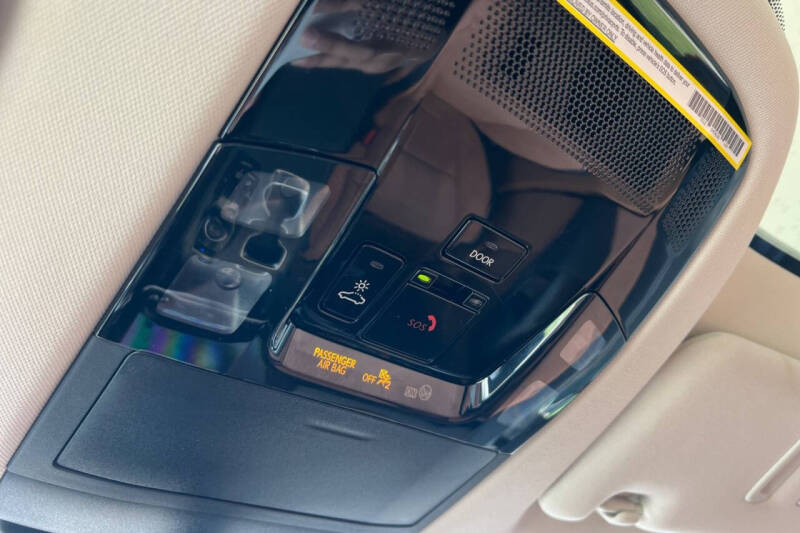 2023 Lexus RZ 450e Luxury