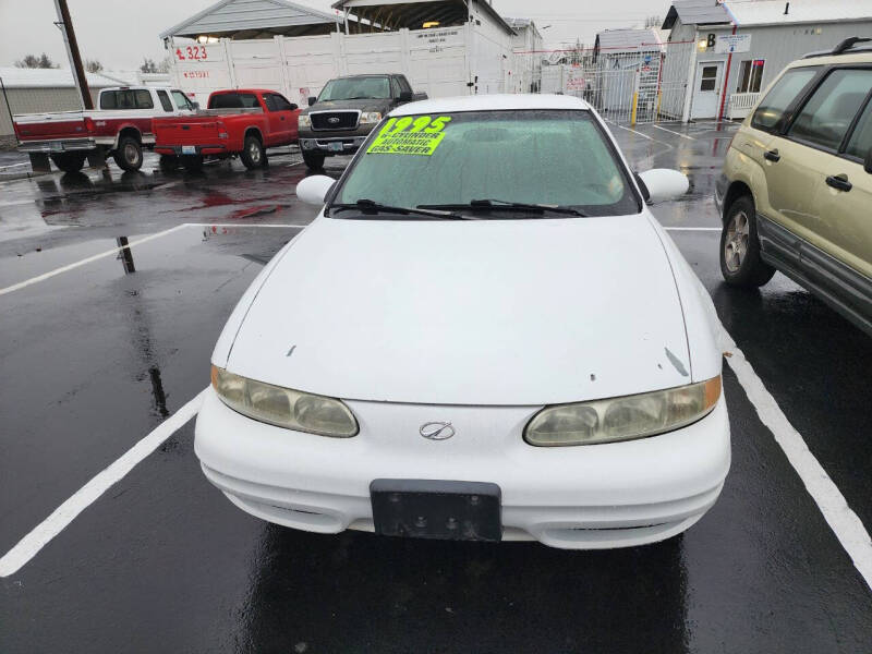 2001 Oldsmobile Alero GL1's photo