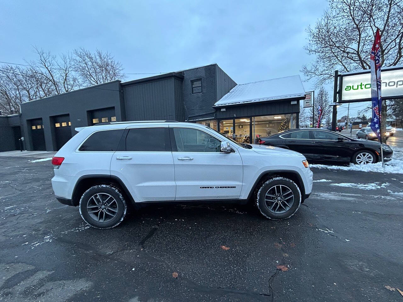 2018 Jeep Grand Cherokee for sale at Auto Shop in Wyoming, MI