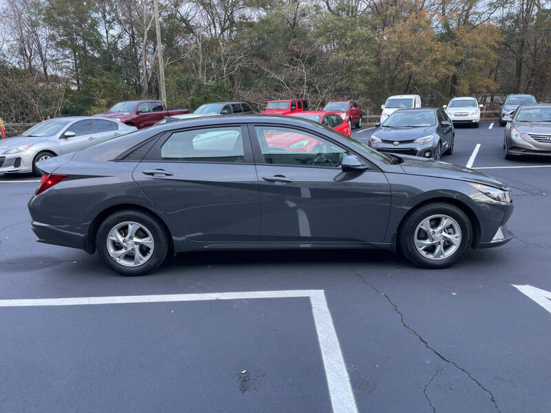 2023 Hyundai Elantra SE