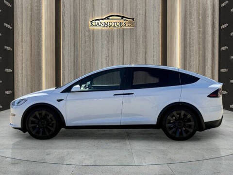 2023 Tesla Model X Standard Range