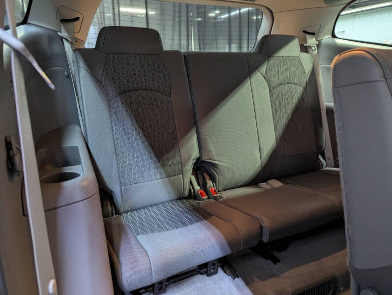 2017 Chevrolet Traverse LS