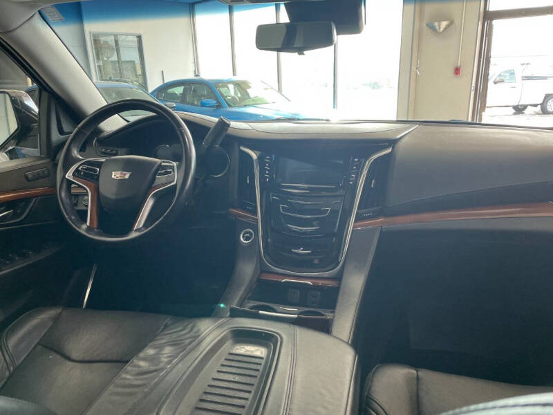 2018 Cadillac Escalade ESV Luxury