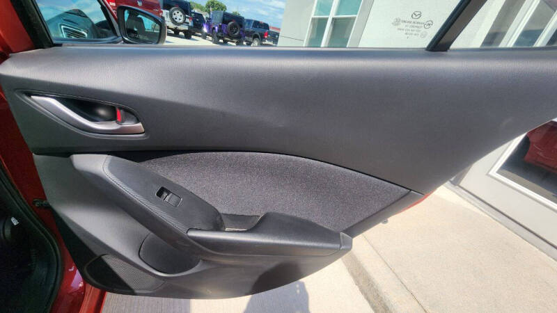 2015 Mazda MAZDA3 i Sport