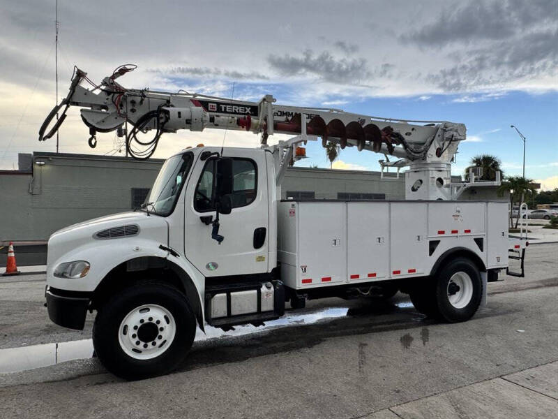 2017 Freightliner M2 106