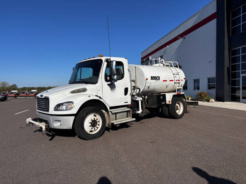 2004 Freightliner M2 106