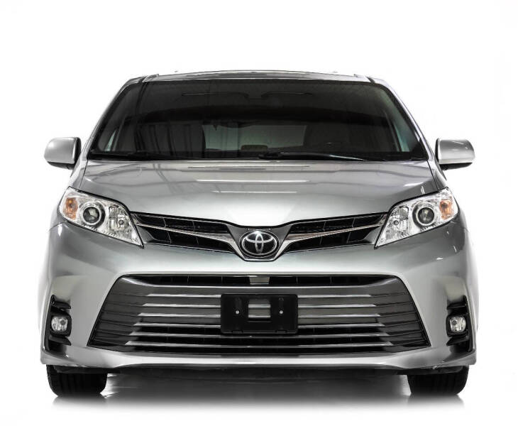 2020 Toyota Sienna XLE Premium 8-Passenger