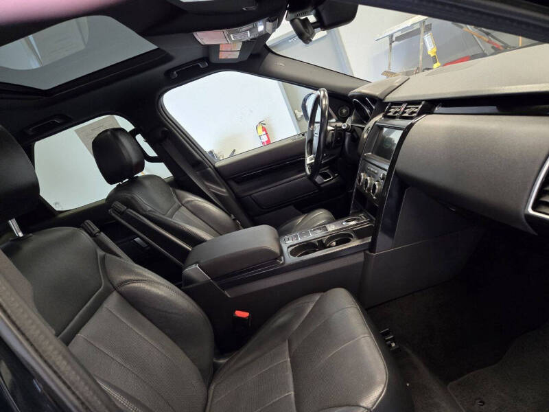 2020 Land Rover Discovery SE