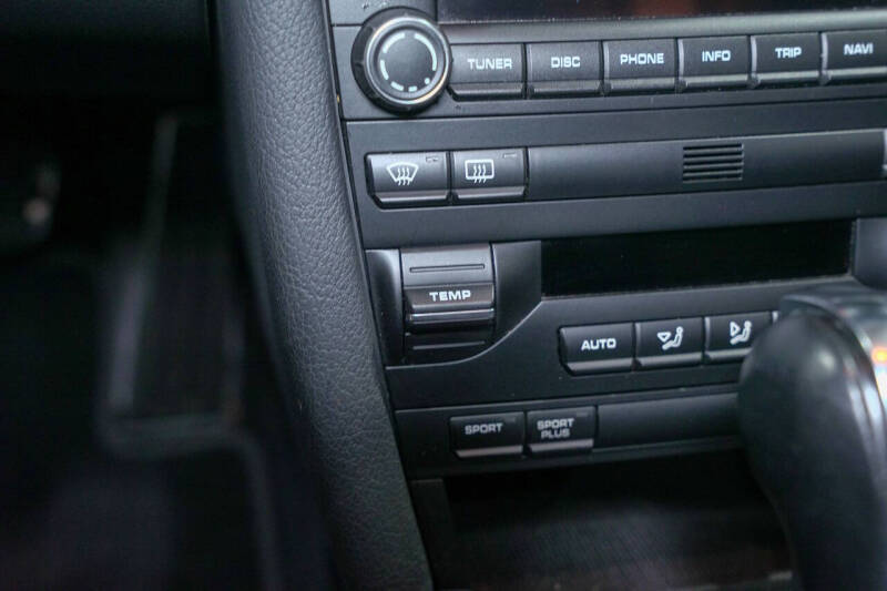 2012 Porsche Cayman R