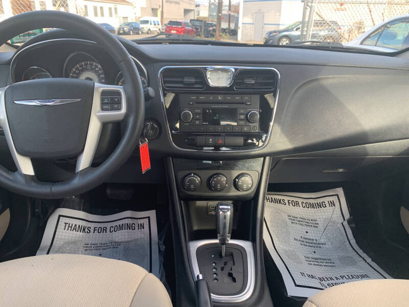 2013 Chrysler 200 Touring