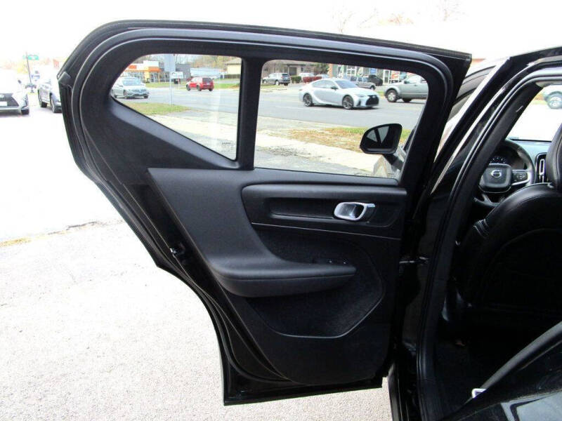 2020 Volvo XC40 T5 Momentum