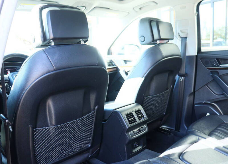 2020 Audi Q5 quattro Titanium Premium 45 TFSI