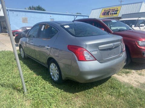 2012 Nissan Versa 1.6 SV