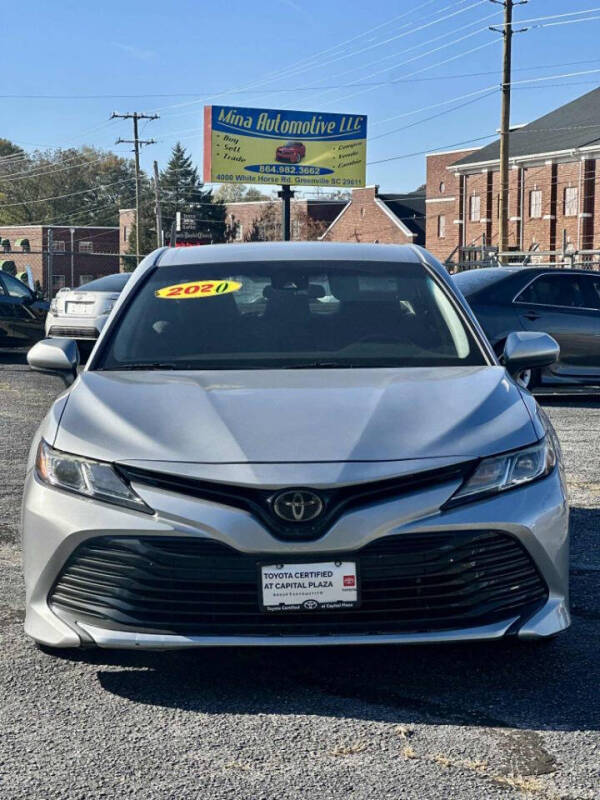 2020 Toyota Camry LE's photo