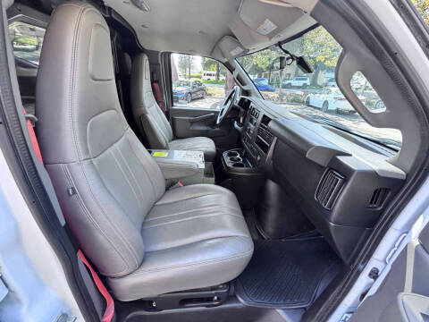 2017 Chevrolet Express 2500