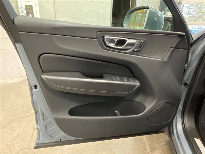 2023 Volvo XC60 B5 Core