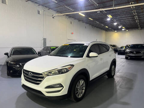 2016 Hyundai Tucson for sale at Lamberti Auto Collection in Plantation FL