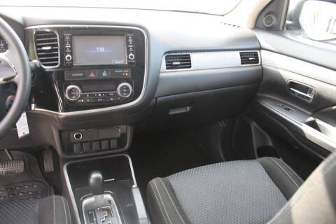 2018 Mitsubishi Outlander ES