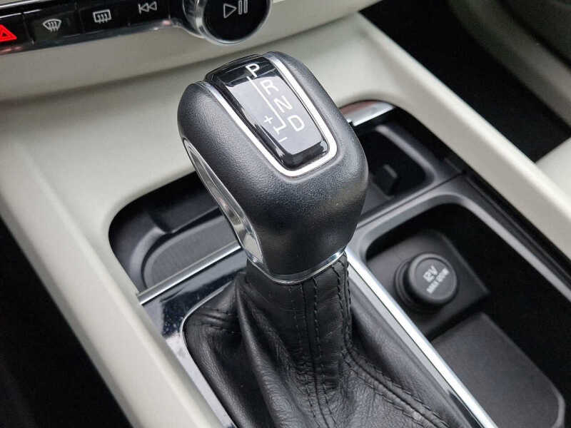 2021 Volvo XC60 T5 Momentum