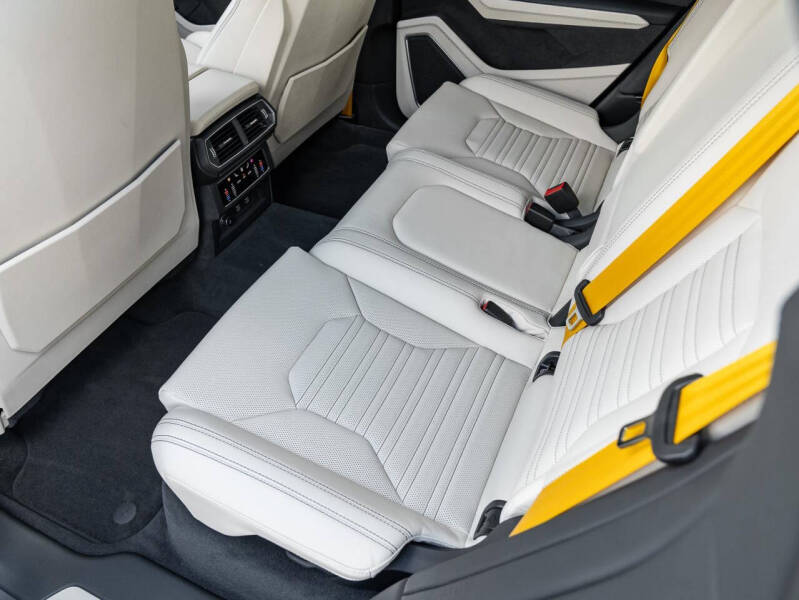 2025 Lamborghini Urus SE