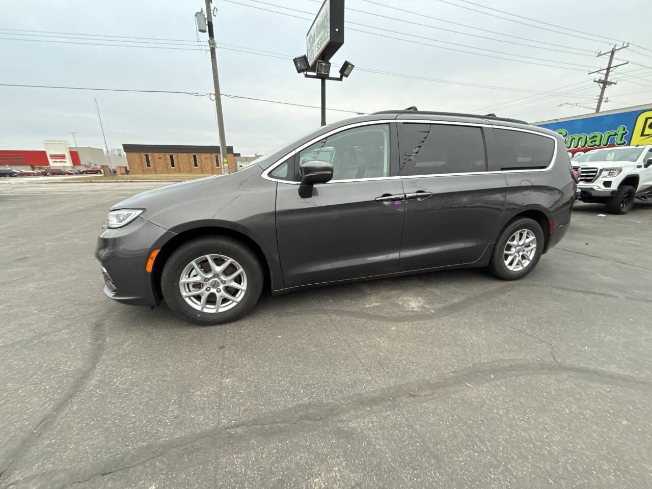 2022 Chrysler Pacifica for sale at Car Smart Of St. Cloud in Saint Cloud, MN