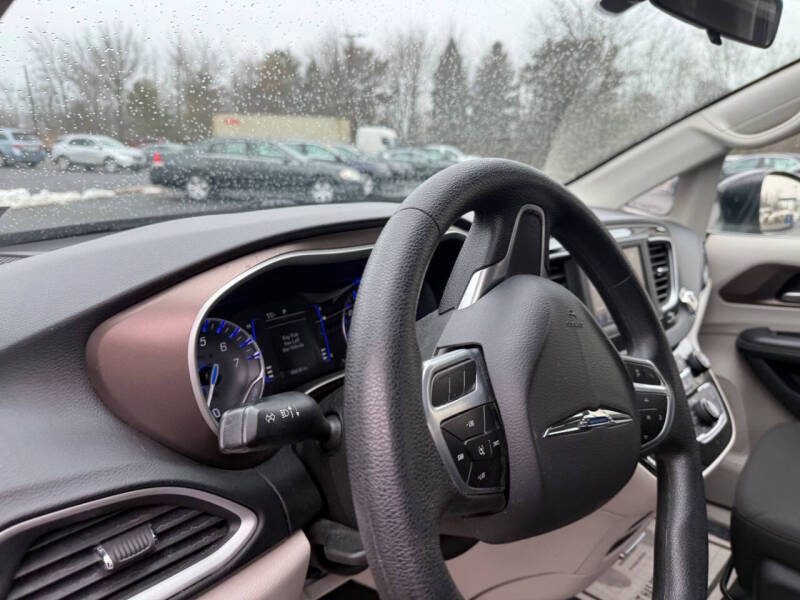 2021 Chrysler Voyager L