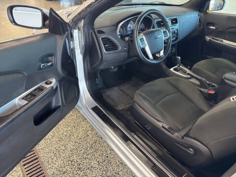 2011 Chrysler 200 Touring