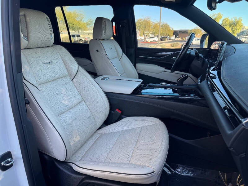 2022 Cadillac Escalade ESV Sport