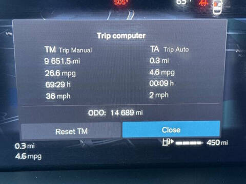 2025 Volvo XC60 B5 Plus Dark Theme