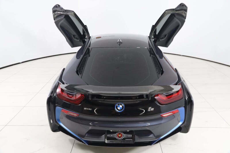 2017 BMW i8