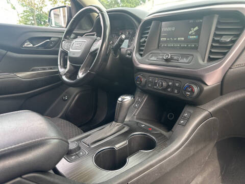 2017 GMC Acadia SLE-2