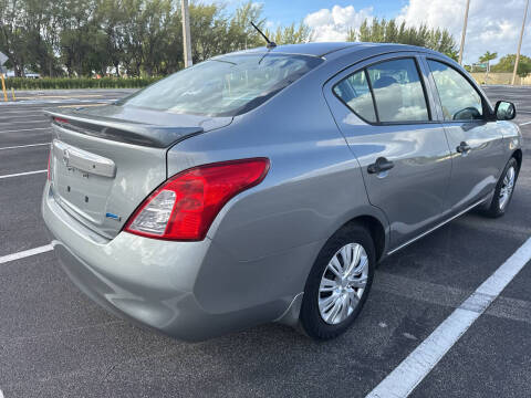 2014 Nissan Versa 1.6 S Plus