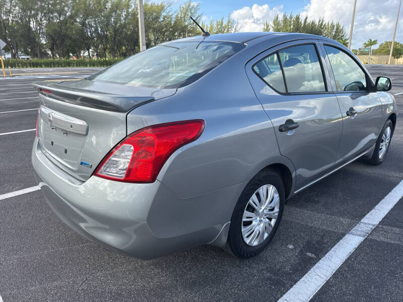 2014 Nissan Versa 1.6 S Plus