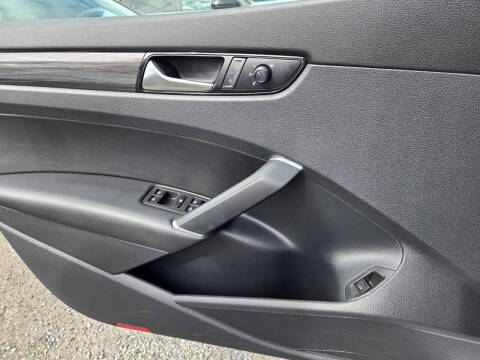 2021 Volkswagen Passat R-Line