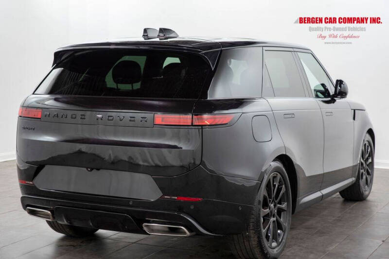 2025 Land Rover Range Rover Sport P360 SE