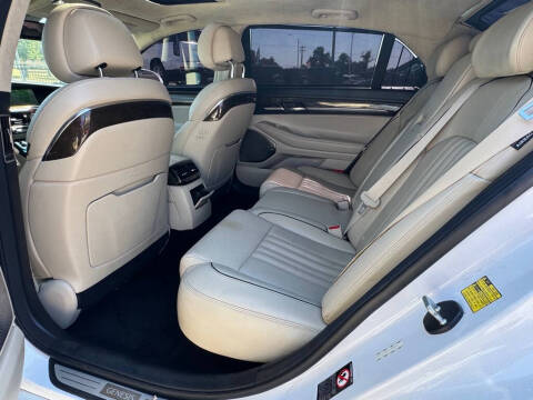 2017 Genesis G90