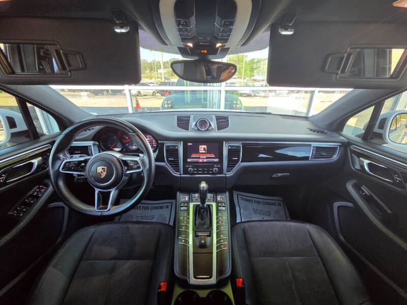 2017 Porsche Macan