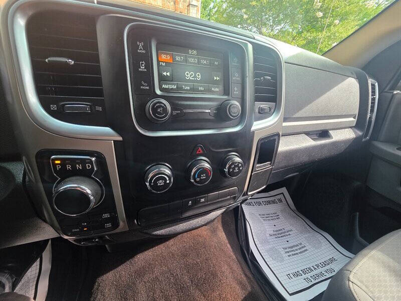 2017 RAM 1500 SLT