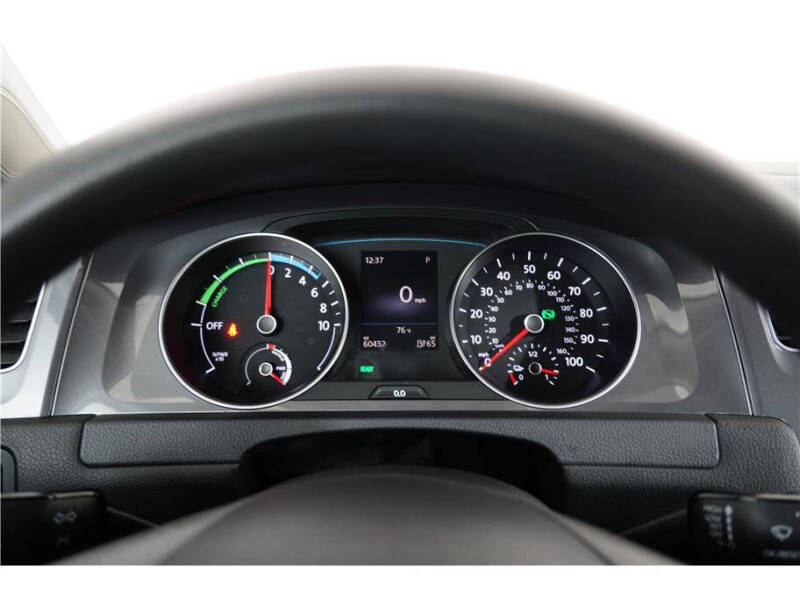 2016 Volkswagen e-Golf SE