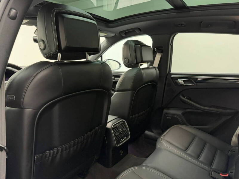 2022 Porsche Macan S