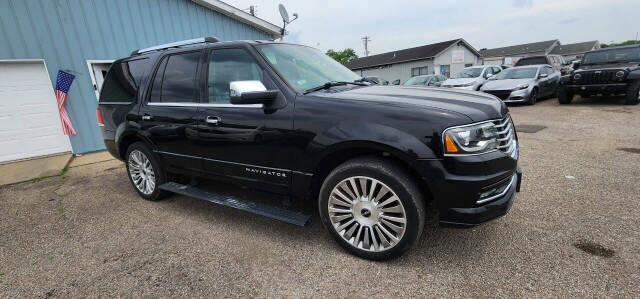 2015 Lincoln Navigator for sale at URIEL's AUTOMOTIVE LLC in Middletown, OH