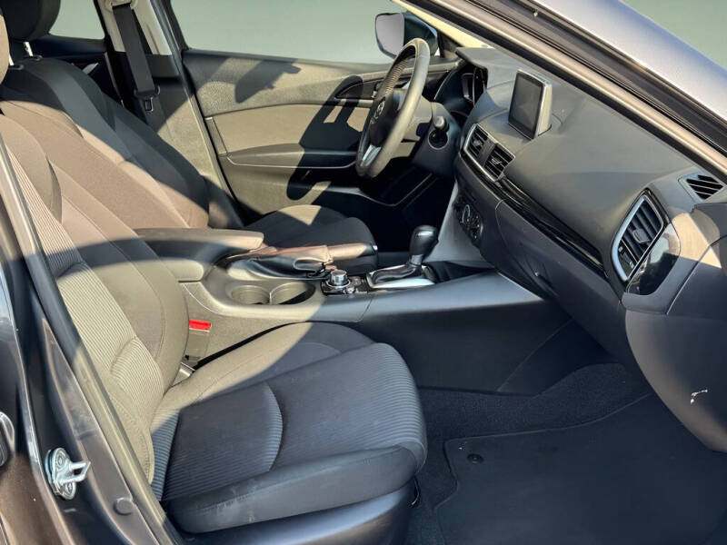 2015 Mazda MAZDA3 i Touring