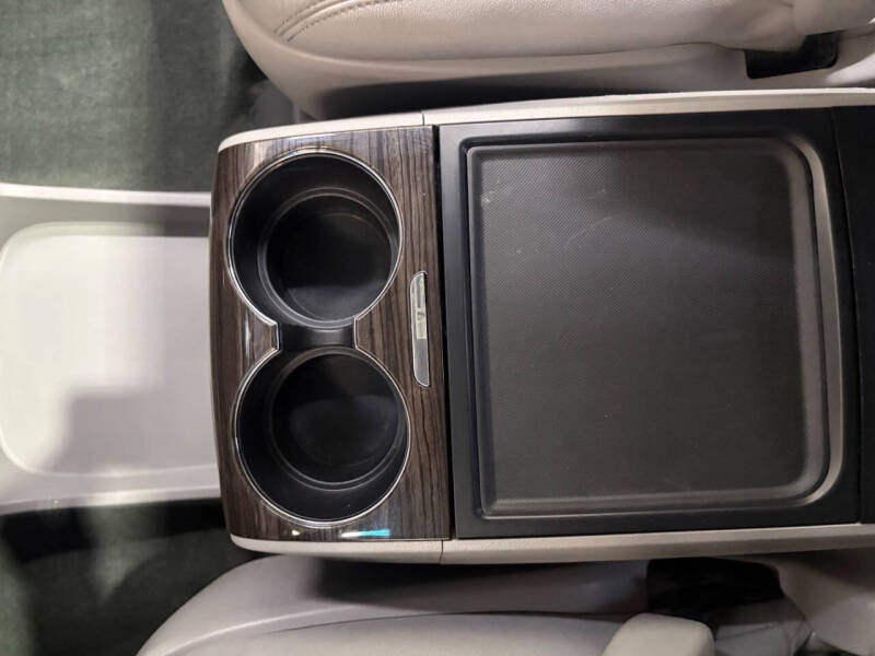 2016 Toyota Sienna XLE 7-Passenger