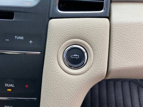 2016 Ford Taurus SEL