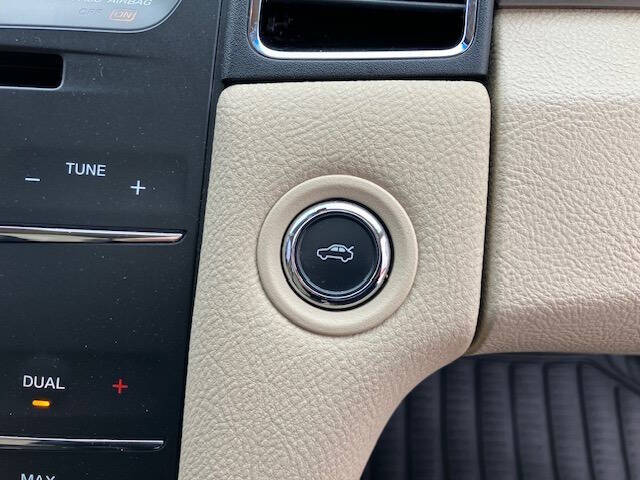 2016 Ford Taurus SEL